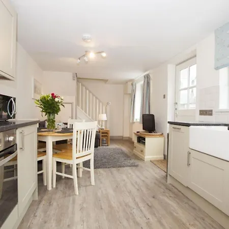 Malt Sleeps4-patio-petsok-parking * Padstow